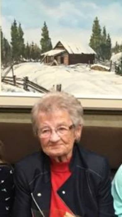 Geraldine "Gerry" (Suter) Petersen